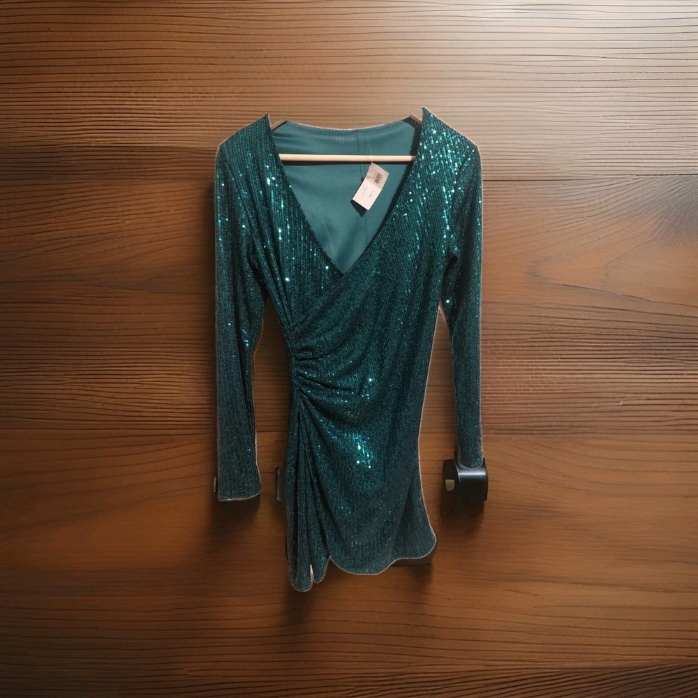 Women's Green Surplice-Neck Long-Sleeve Sequin Dress Size Small Prom Formal